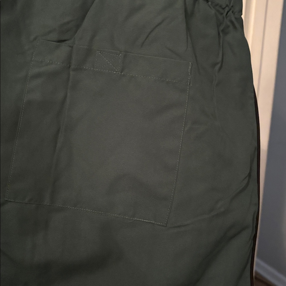 Men's Green and Black Athletic Track Suit - Picture 8 of 8